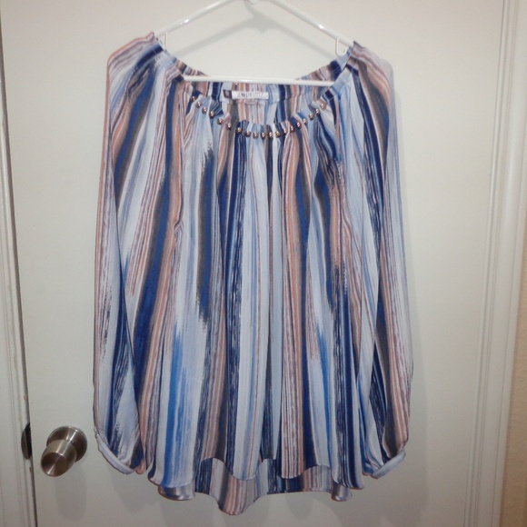 Jennifer Lopez Tops - Jennifer Lopez Medium Blouse